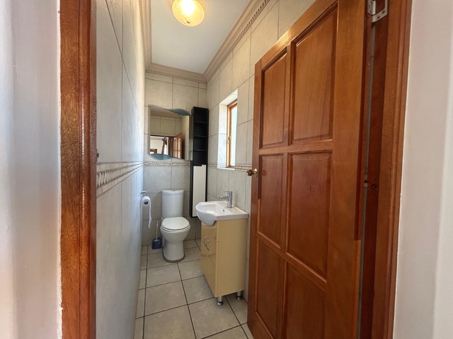 5 Bedroom Property for Sale in Birdwood Estate North West